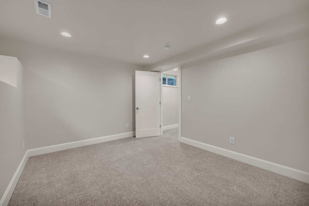 Empty Room Before Remodel