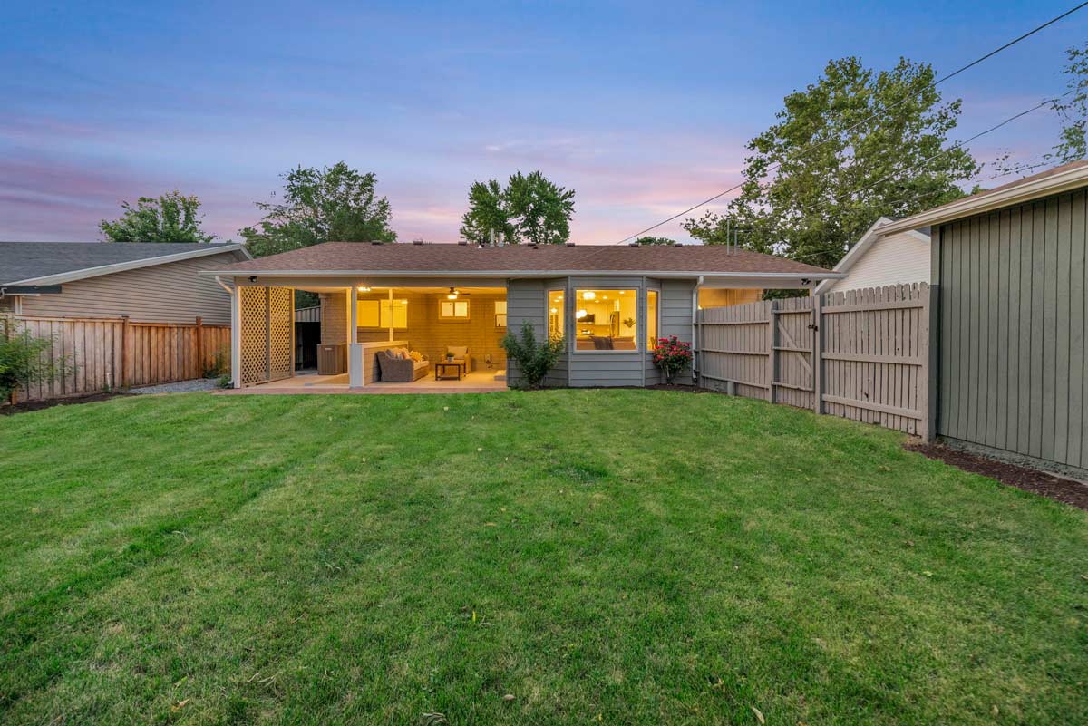 Front View of the 1044 E 5600 S Murray, UT